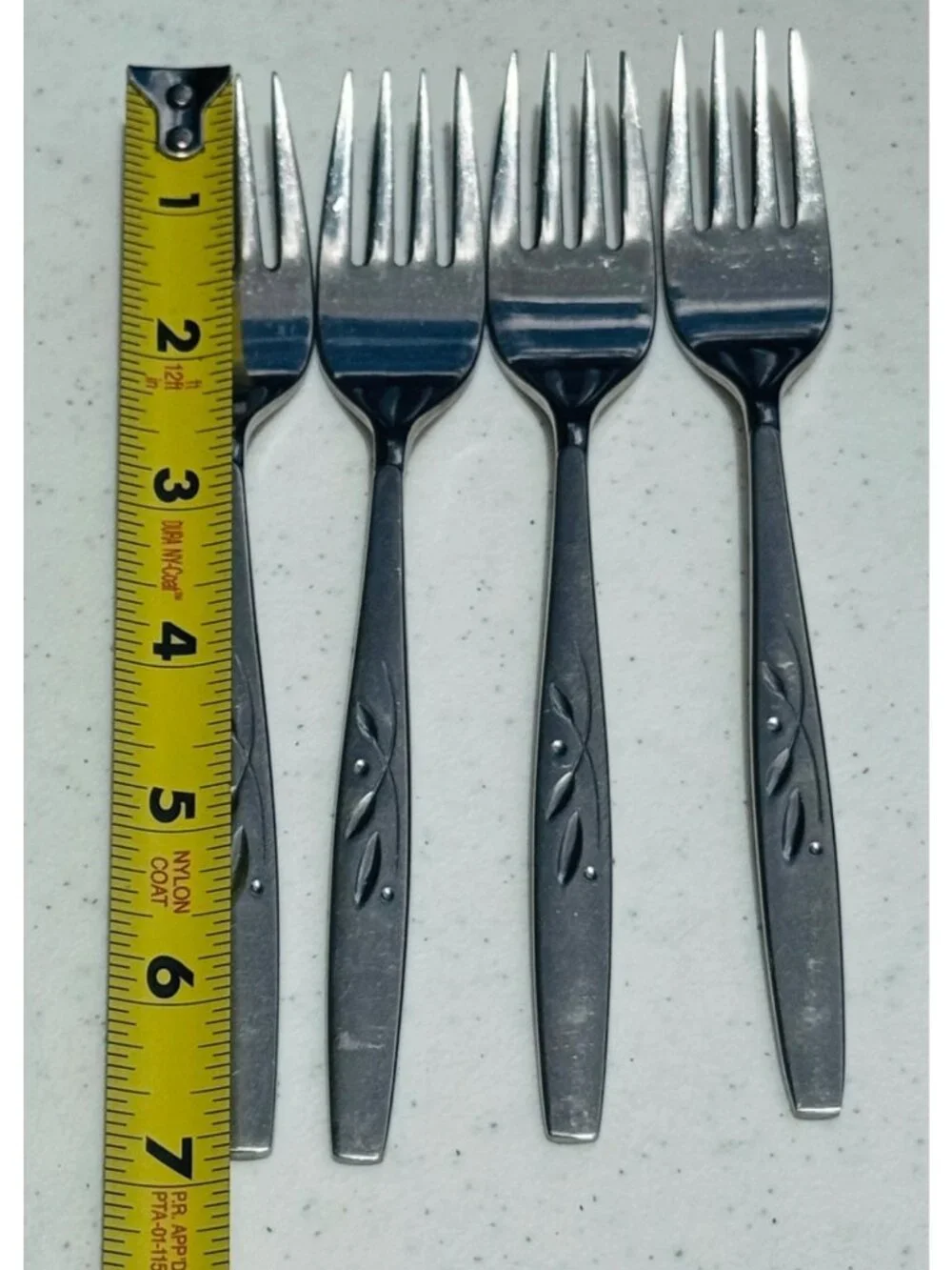 4 Oneida Heirloom Cube WILL O’ WISP Salad Forks Stainless Steel
